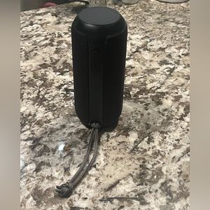 Onn Bluetooth waterproof portable speaker with charging cord